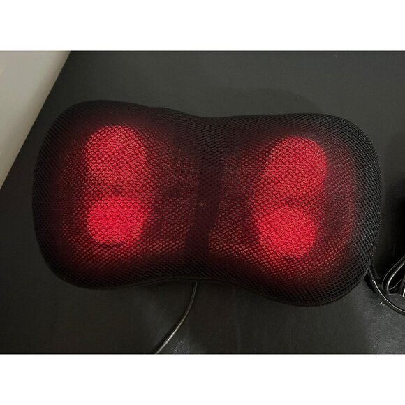 MaxKare XKMP142A Neck and Back Massager with Heat - Picture 2 of 5